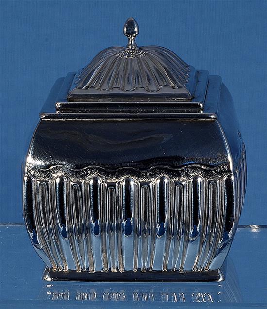 A Victorian demi fluted silver tea caddy and cover, by Stokes & Ireland, height 89mm, weight 5.4ozs/169grms.